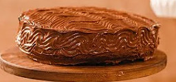 Csokis  Nutella®-val töltött torta Lila Füge